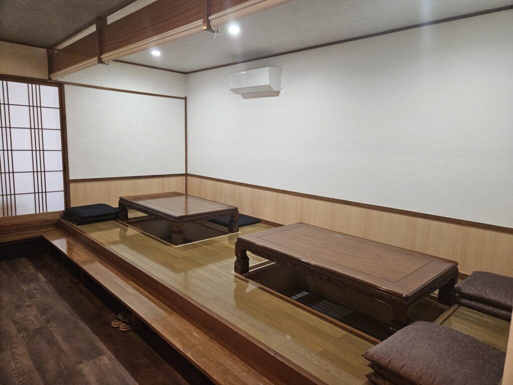 Table seating at Gin Sushi in Onojo, near Dazaifu — simple, cozy, and perfect for a relaxed meal.