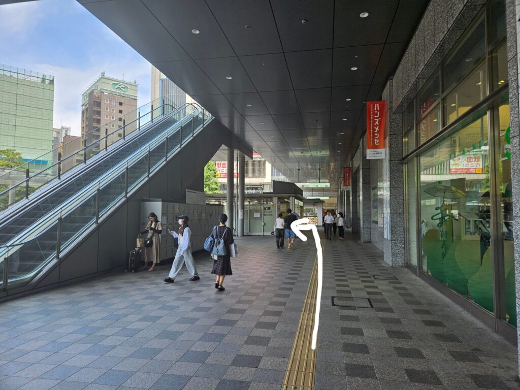 Walking route from Hakata Exit at Hakata Station to Hakata Bus Terminal in Fukuoka.